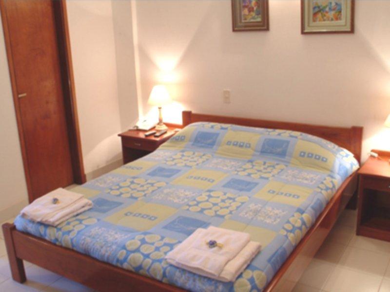 Hotel Palmas Del Sol Асунсьон Экстерьер фото