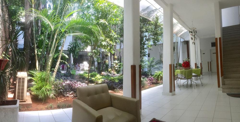 Hotel Palmas Del Sol Асунсьон Экстерьер фото